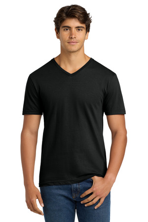 Gildan Softstyle ® V-Neck T-Shirt. 64V00 — Black